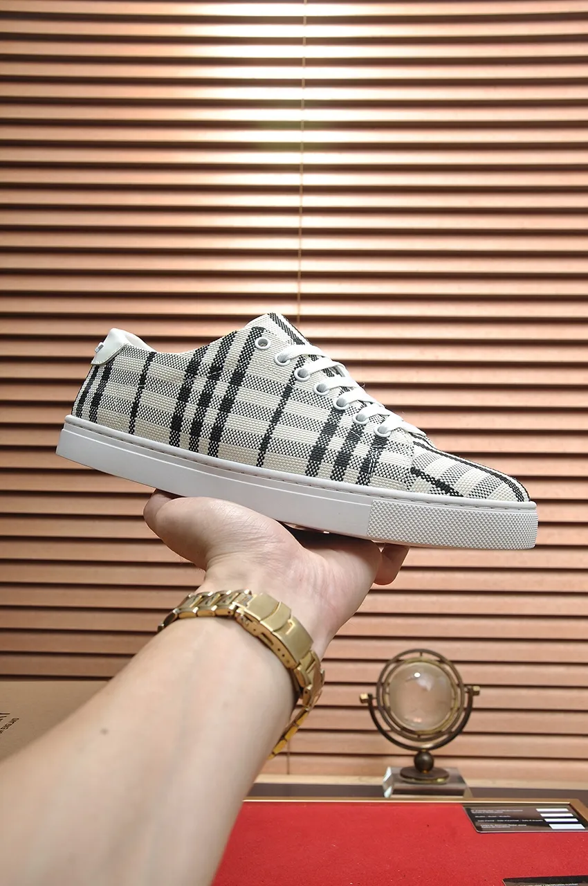 Men's shoes💰480💶[Burberry] (cowhide lining) classic low-top sneakers｜Imported cowhide with classic plaid fabric｜Cow leather lining｜Original outsole｜Fine workmanship and comfortable to wear Size: 38-44 (customized at 45)